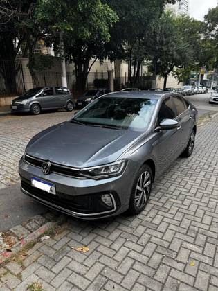 VOLKSWAGEN VIRTUS 1.0 200 TSI HIGHLINE AUTOMÁTICO